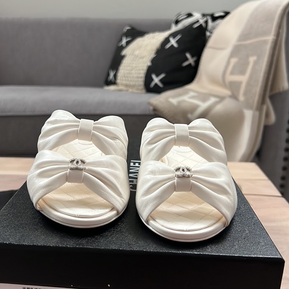 Chanel lambskin sandals, Size 36 - Picture 5 of 10